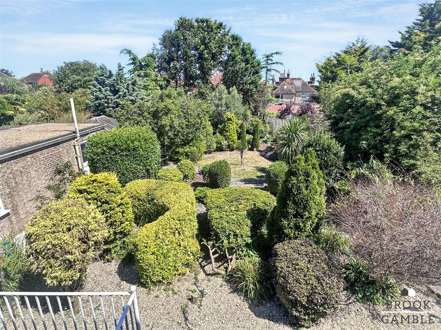 4 Bedroom House - Detached. Le Brun Road in Eastbourne, 3